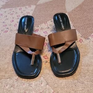 Newport News Women's Tan Sandals